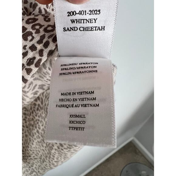 RAILS Whitney Linen Blend Button Down Top in Sand Cheetah XXS - Picture 6 of 6